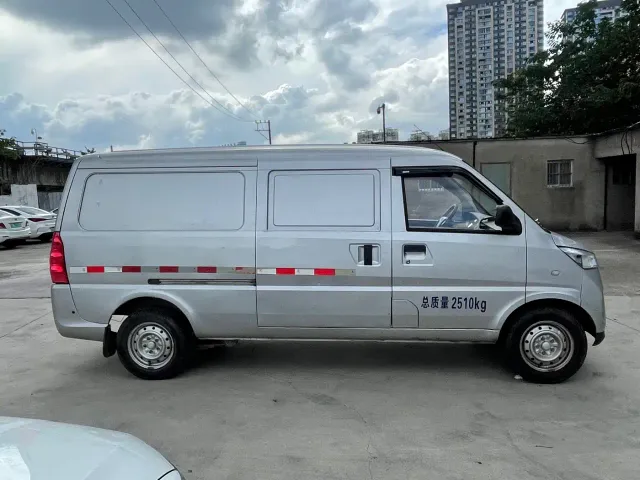 Wuling EV50 — Фото автомобиля 4