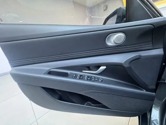 Hyundai Elantra — Фото автомобиля 17