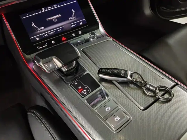 Audi A6L — Фото автомобиля 10