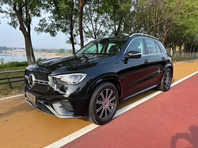 Фотография автомобиля — Mercedes-Benz GLE-Class