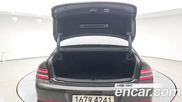 Genesis G80 Бензин 2.5 турбо AWD — Фото автомобиля 20