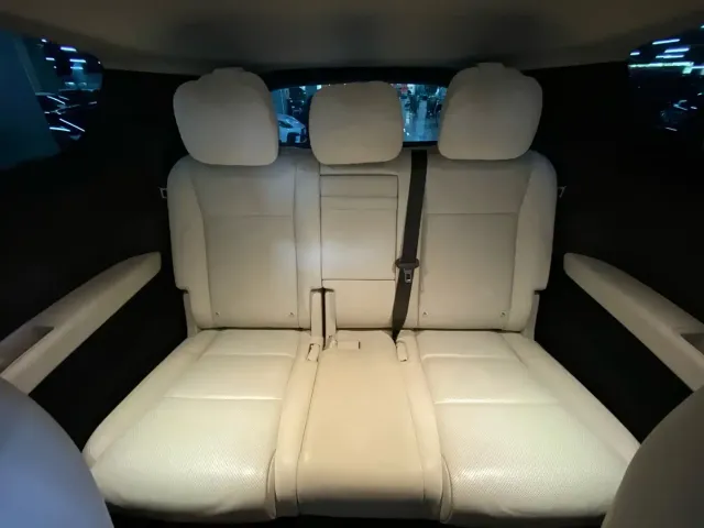 Li Auto MEGA — Фото автомобиля 12