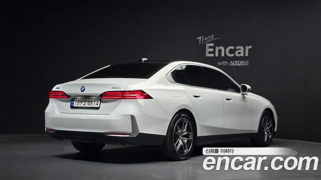 BMW 5-Series 5 серия (G60) — Фото автомобиля 2