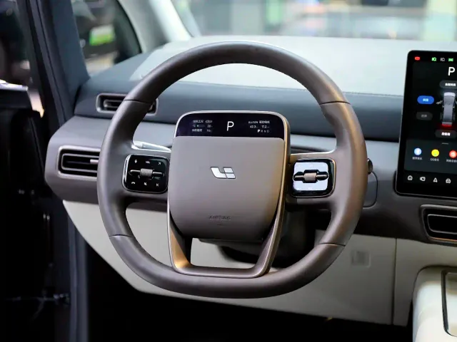 Li Auto MEGA — Фото автомобиля 15