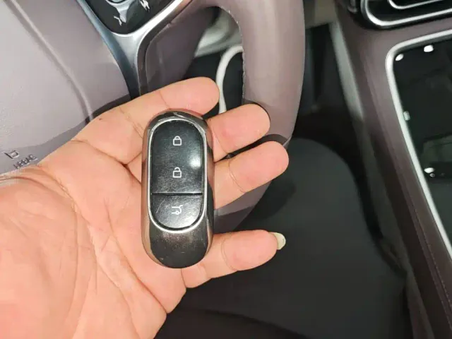 Leapmotor C11 — Фото автомобиля 16