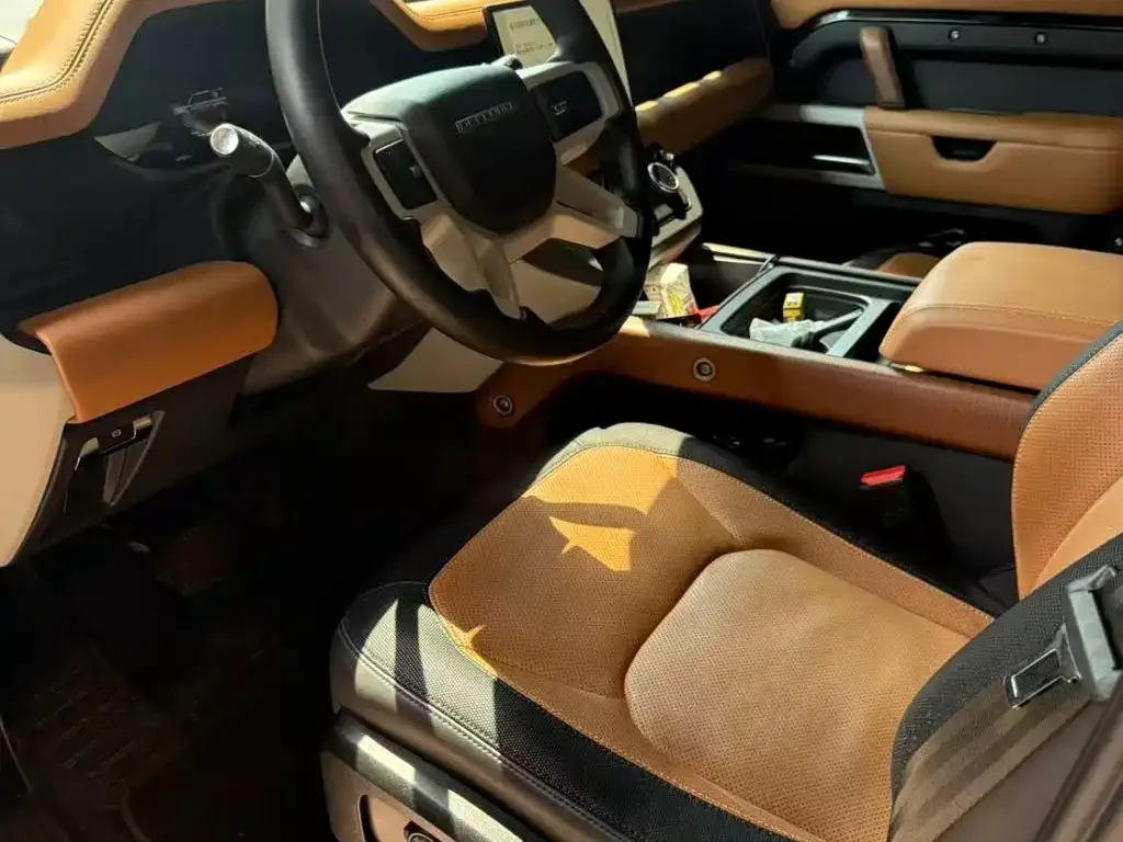 Land Rover Land Rover Defender 2023 Facelift 110 3.0T P400 X-DYNAMIC HSE — Фото автомобиля 4