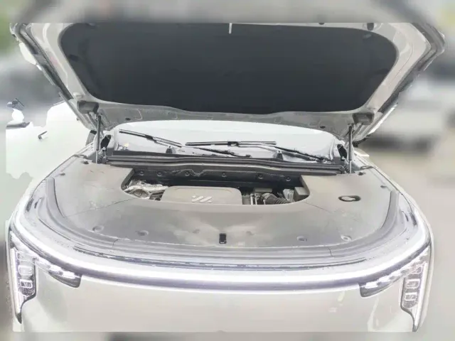 IM Motors LS8 — Фото автомобиля 3