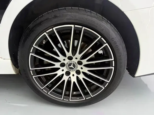 Mercedes-Benz C-Class — Фото автомобиля 10