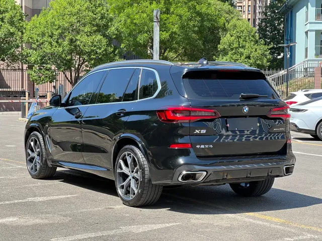 BMW X5 — Фото автомобиля 4