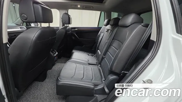 Volkswagen Tiguan — Фото автомобиля 11