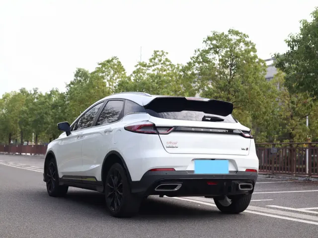 Geely Emgrand S — Фото автомобиля 5