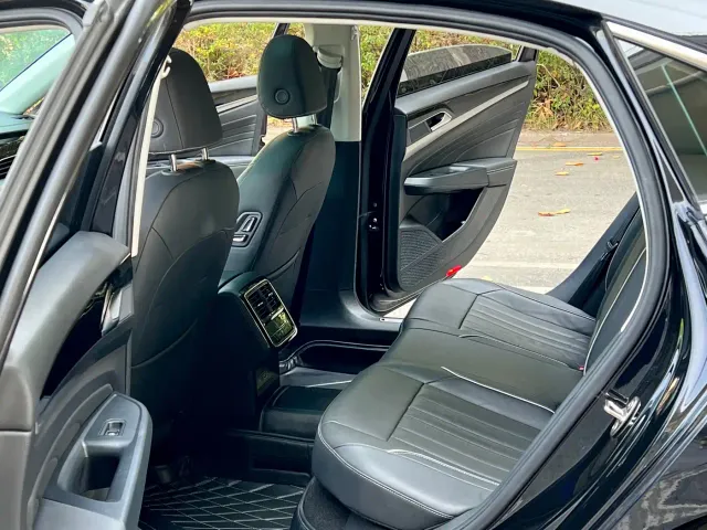 Volkswagen Passat — Фото автомобиля 11