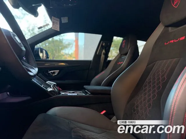 Lamborghini Urus — Фото автомобиля 15