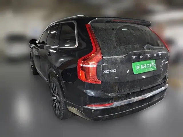 Volvo XC90 — Фото автомобиля 6