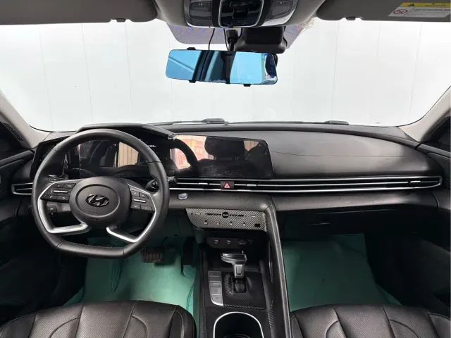 Hyundai Elantra — Фото автомобиля 6