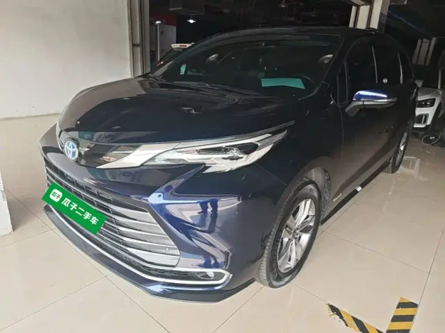 Фотография автомобиля — Toyota Sienna