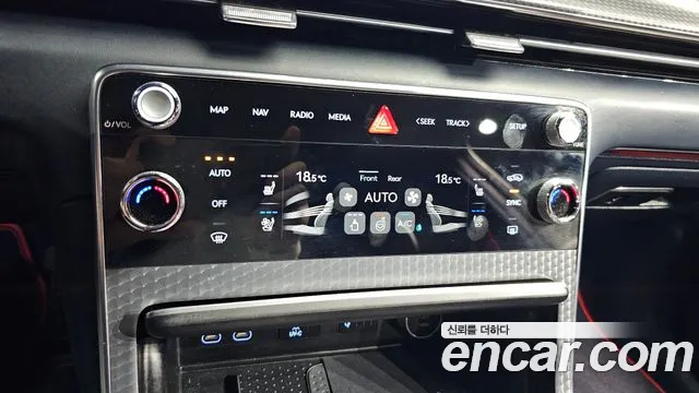 Genesis GV80 — Фото автомобиля 29