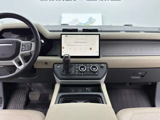 Land Rover Defender — Фото автомобиля 11