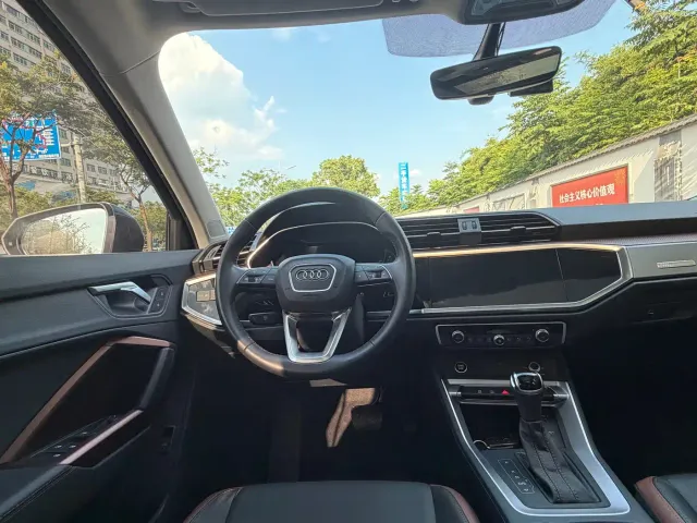Audi Q3 — Фото автомобиля 14