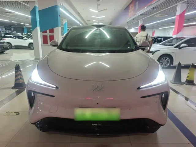 IM Motors LS6 — Фото автомобиля 2