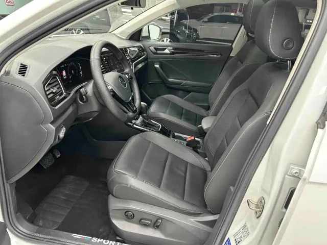 Volkswagen T-Roc — Фото автомобиля 16