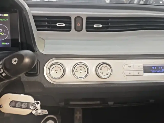 Wuling Hongguang Mini EV — Фото автомобиля 12
