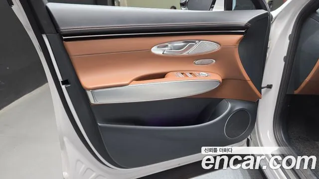 Genesis GV70 — Фото автомобиля 13