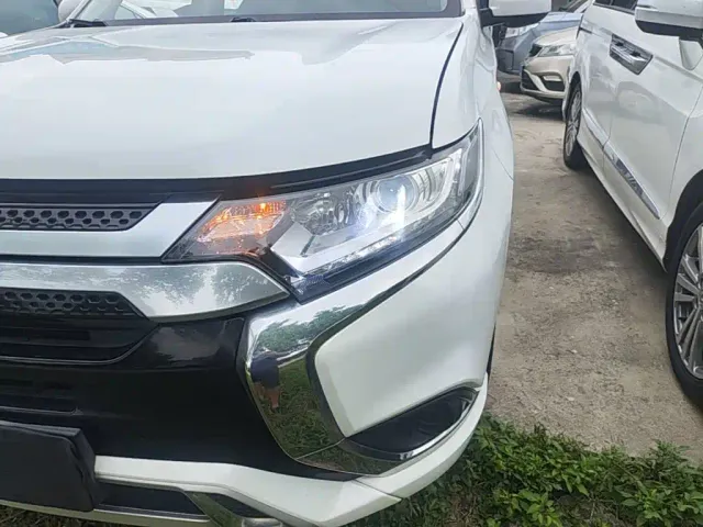 Mitsubishi Outlander — Фото автомобиля 23