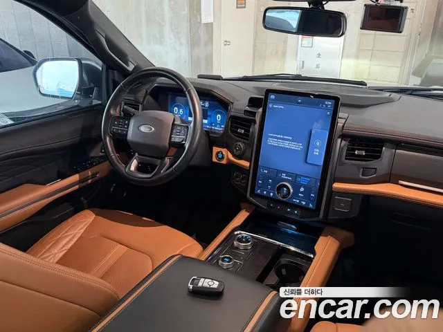 Ford Expedition — Фото автомобиля 5