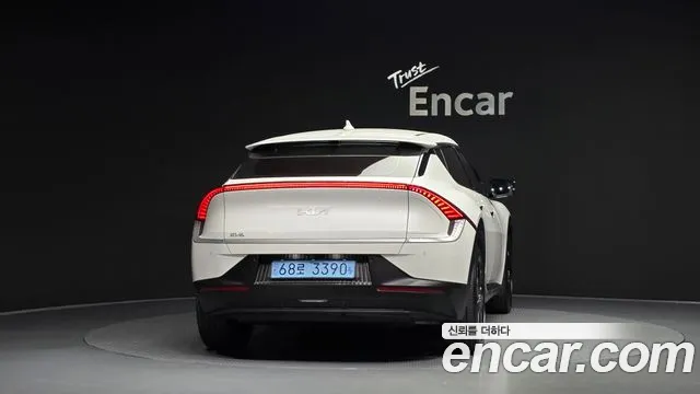 Kia EV6 — Фото автомобиля 4