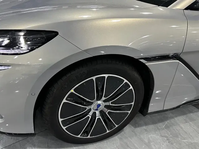 Denza Z9GT — Фото автомобиля 14