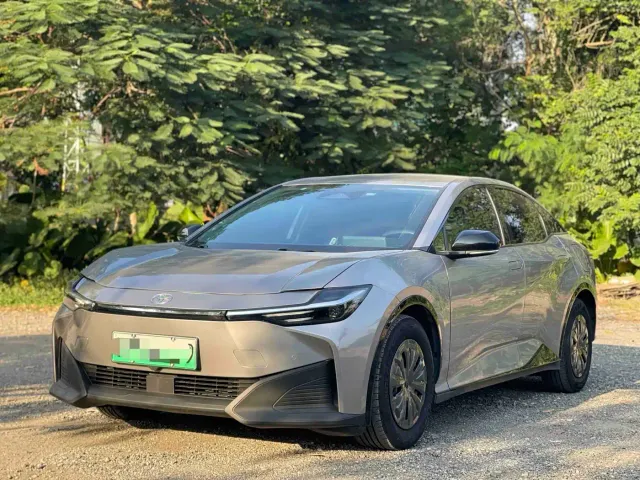 Фотография автомобиля — Toyota bZ3