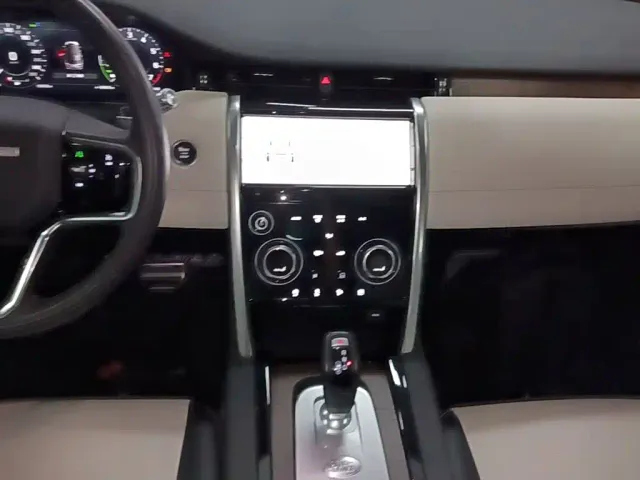 Land Rover Discovery Sport — Фото автомобиля 12