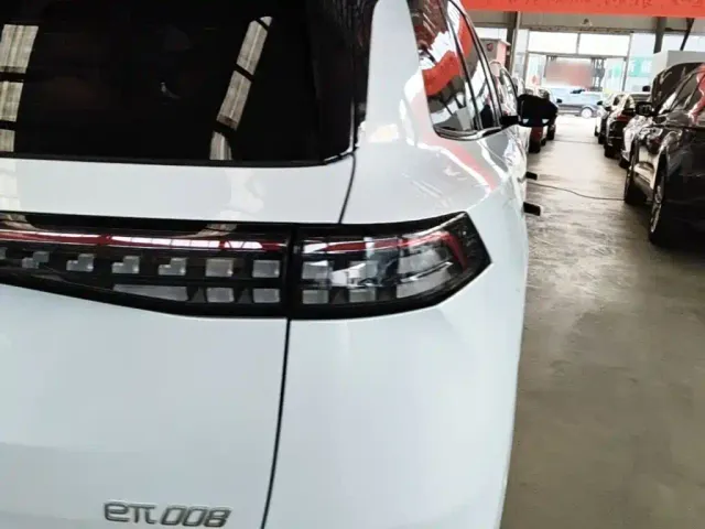 Dongfeng eπ 008 — Фото автомобиля 7