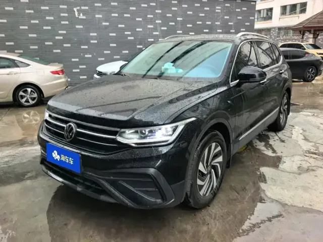 Фотография автомобиля — Volkswagen Tiguan L
