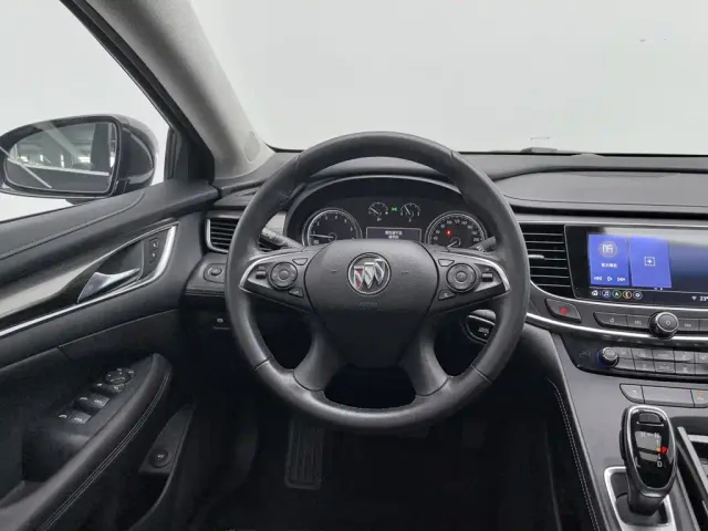 Buick LaCrosse — Фото автомобиля 11