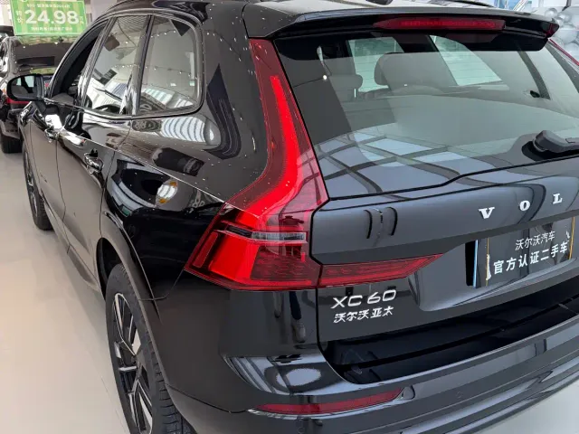 Volvo XC60 — Фото автомобиля 11