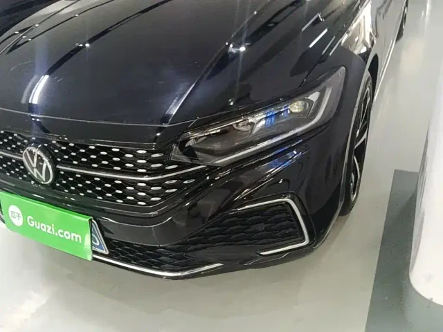 Volkswagen Passat — Фото автомобиля 23