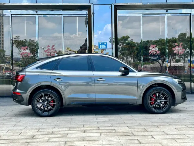 Audi Q5L Sportback — Фото автомобиля 6