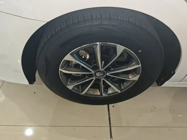 BYD Qin PLUS — Фото автомобиля 22