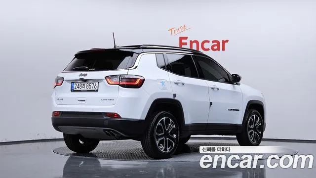 Jeep Compass — Фото автомобиля 2