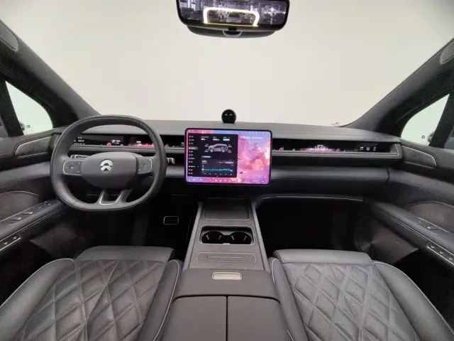Nio ES8 — Фото автомобиля 5