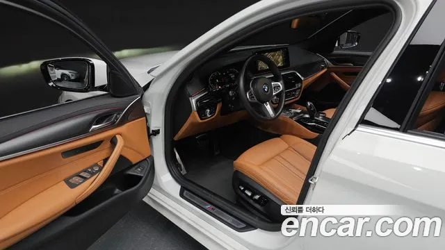 BMW 5 Series G30 — Фото автомобиля 15
