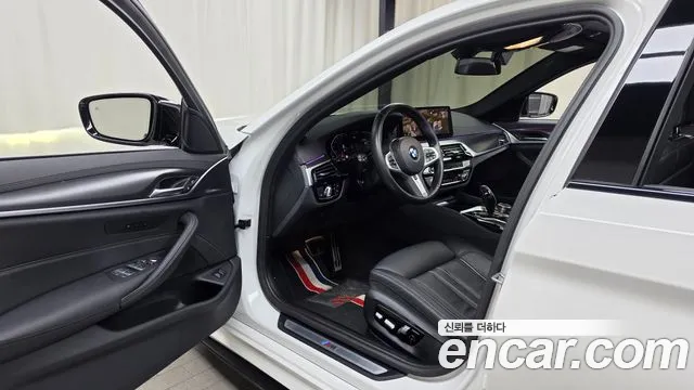 BMW 5 Series G30 — Фото автомобиля 15