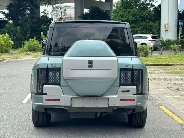 BYD U8 — Фото автомобиля 3