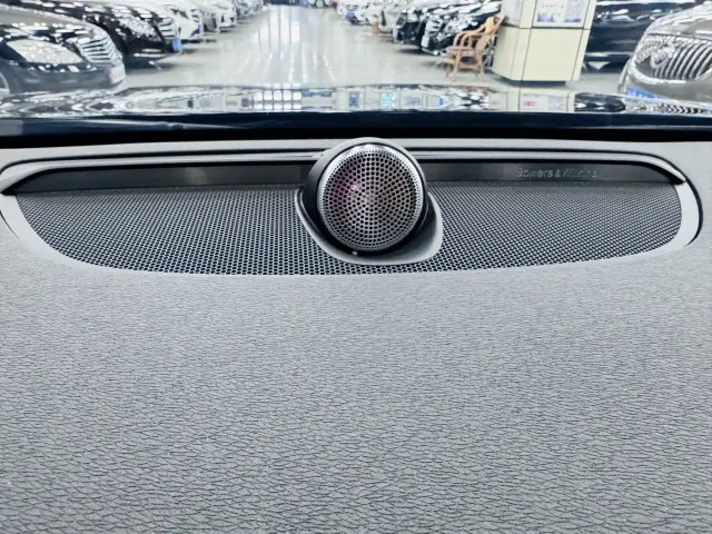 Volvo S90 — Фото автомобиля 13