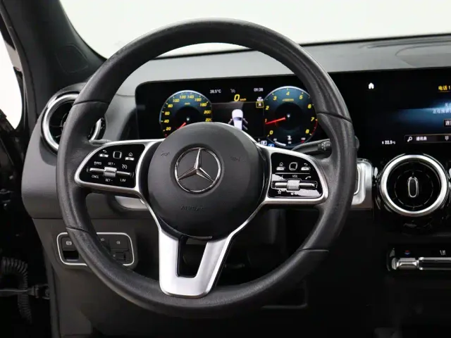 Mercedes-Benz GLB-Class — Фото автомобиля 12