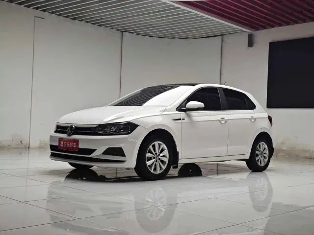 Фотография автомобиля — Volkswagen Polo