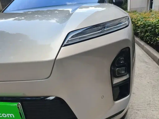 Nio ES8 — Фото автомобиля 23