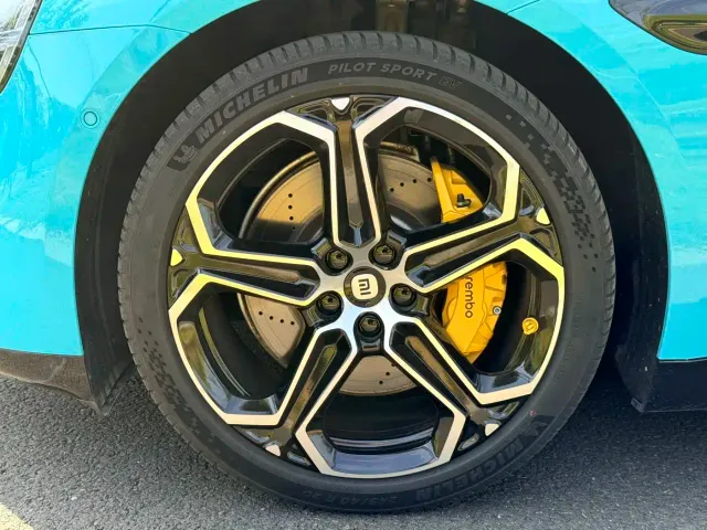 Xiaomi SU7 — Фото автомобиля 7